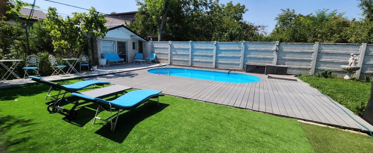 Morii Lake Pool Villa Бухарест Екстер'єр фото